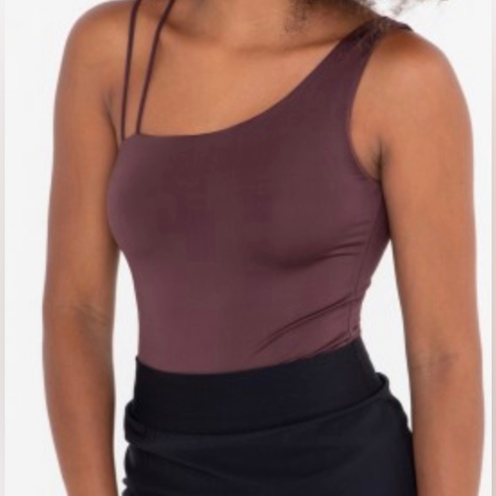 Sleeveless Bodysuit with Mismatch Straps